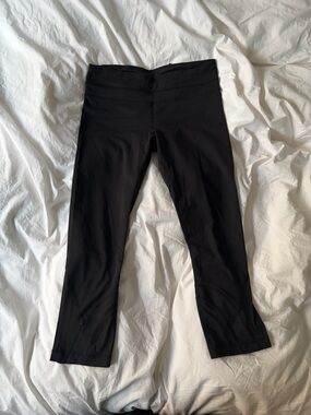 lululemon athletica Black Capri Leggings